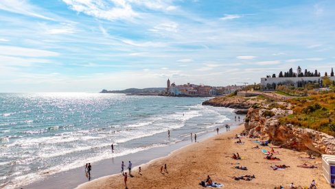 TUČA NA NUDISTIČKOJ PLAŽI: Svađa eskalirala, jedan muškarac gurnuo drugog sa litice