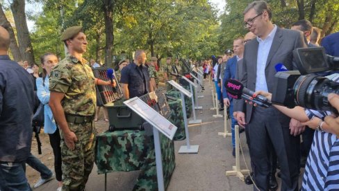 JAKA VOJSKA JE GARANT MIRA Ministar Vučević najavio dalje naoružavanje: Sve što vojska Srbije vidi da bi bila jača, mi ćemo nabaviti JAKA VOJSKA JE GARANT MIRA Ministar Vučević najavio dalje naoružavanje: Sve što vojska Srbije vidi da bi bila jača, mi ćemo nabaviti
