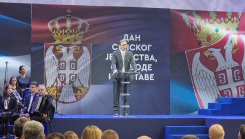 ДАН СРПСКОГ ЈЕДИНСТВА Вучић: Можемо да живимо у много земаља, али имамо једну једину националну заставу (ФОТО) ДАН СРПСКОГ ЈЕДИНСТВА Вучић: Можемо да живимо у много земаља, али имамо једну једину националну заставу (ФОТО)