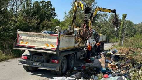 OČISTILI I POSTAVLJAJU KAMERE: Komunalne službe opštine Obrenovac uredile deponiju pored puta