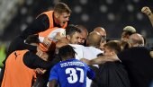 PARTIZAN OPET OD 0:2 DO POBEDE! Crno-beli uz penal u 93. minutu pobedili Radnik u veoma burnom meču (VIDEO)