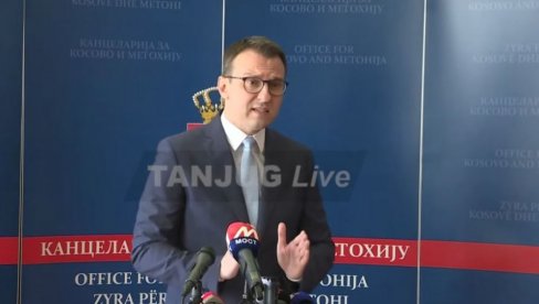 ПЕТКОВИЋ О ПРЕТЊАМА ПРИШТИНЕ : Очекујем још више Куртијевих лажних објава од четвртка, јер он више не зна шта ће да ради (ВИДЕО) ПЕТКОВИЋ О ПРЕТЊАМА ПРИШТИНЕ : Очекујем још више Куртијевих лажних објава од четвртка, јер он више не зна шта ће да ради (ВИДЕО)