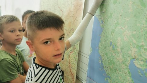 OSETIĆE OGNJEN PRAVI ZAGRLJAJ : Dečaku leptiru iz Obrenovca potrebna podrška za terapiju koja sprečava infekciju i olakšava život OSETIĆE OGNJEN PRAVI ZAGRLJAJ : Dečaku leptiru iz Obrenovca potrebna podrška za terapiju koja sprečava infekciju i olakšava život