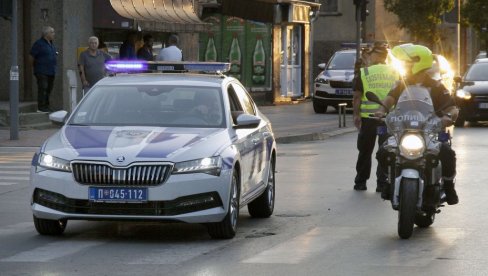 SAOBRAĆAJNA NESREĆA U CENTRU BEOGRADA: Gradski autobus oborio devojku