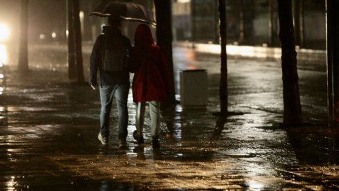 NOĆ UZ KIŠU I PLJUSKOVE: Evo kakvo nas vreme očekuje za vikend NOĆ UZ KIŠU I PLJUSKOVE: Evo kakvo nas vreme očekuje za vikend