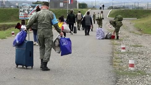 СВИ КОЈИ ЖЕЛЕ ДА ИДУ У ЈЕРМЕНИЈУ, ИМАЋЕ ПРИЛИКУ: Велике гужве на путевима који воде из Нагорно-Карабаха СВИ КОЈИ ЖЕЛЕ ДА ИДУ У ЈЕРМЕНИЈУ, ИМАЋЕ ПРИЛИКУ: Велике гужве на путевима који воде из Нагорно-Карабаха