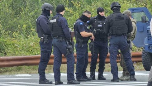 ALBANSKI TERORISTI UPALI U POŠTU U BANJSKOJ: Ukradena oprema, pričinjena šteta - korisnici bez usluga ALBANSKI TERORISTI UPALI U POŠTU U BANJSKOJ: Ukradena oprema, pričinjena šteta - korisnici bez usluga