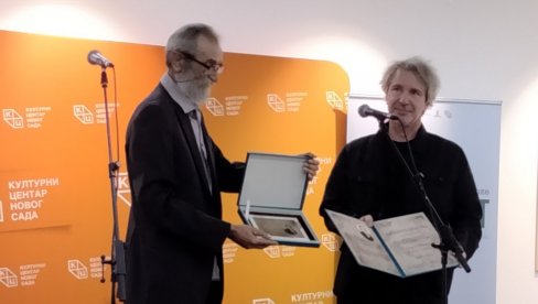 NAGRADA „VIDAKOVIĆ“ URUČENA ERIKU VIJARU: U Novom Sadu počeo 17. Međunarodni festival „Prosefest“ NAGRADA „VIDAKOVIĆ“ URUČENA ERIKU VIJARU: U Novom Sadu počeo 17. Međunarodni festival „Prosefest“