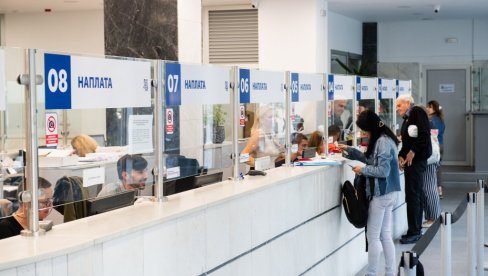ЕПС ПОСЛАО ОБАВЕШТЕЊА НА 20.000 АДРЕСА: Потписивање уговора неће утицати на цену електричне енергије за домаћинства и мале купце ЕПС ПОСЛАО ОБАВЕШТЕЊА НА 20.000 АДРЕСА: Потписивање уговора неће утицати на цену електричне енергије за домаћинства и мале купце