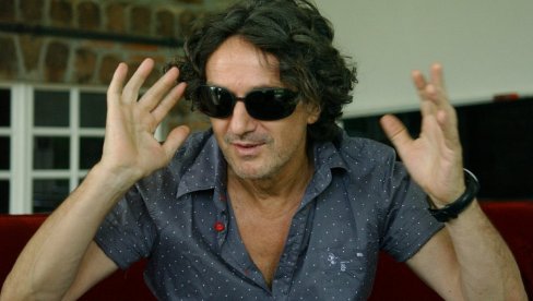 БРЕГИНА ВАНБРАЧНА КЋИ: Из везе са плесачицом у стриптиз бару БРЕГИНА ВАНБРАЧНА КЋИ: Из везе са плесачицом у стриптиз бару