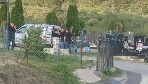 ЈАУЦИ СЕ ПРОЛАМАЈУ РУДАРОМ: Потресне сцене на северу КиМ, тела убијених Срба допремљена у ужасном стању (ФОТО/ВИДЕО) ЈАУЦИ СЕ ПРОЛАМАЈУ РУДАРОМ: Потресне сцене на северу КиМ, тела убијених Срба допремљена у ужасном стању (ФОТО/ВИДЕО)