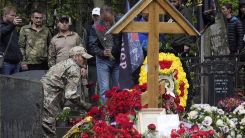 ЧЕТРДЕСЕТ ДАНА ОД СМРТИ ПРИГОЖИНА: Вагнеровци се опраштају широм Русије - Неће бити замене за њега (ФОТО) ЧЕТРДЕСЕТ ДАНА ОД СМРТИ ПРИГОЖИНА: Вагнеровци се опраштају широм Русије - Неће бити замене за њега (ФОТО)
