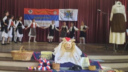 VEČE BANIJACA U UGRINOVCIMA: Tradicionalno okupljanje Srba iz Hrvatske VEČE BANIJACA U UGRINOVCIMA: Tradicionalno okupljanje Srba iz Hrvatske