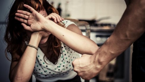 U PROŠLOJ GODINI ZAPOSLENA 71 ŽRTVA PORODIČNOG NASILJA: Ostale na prekvalifikaciji, a 98 odsto žrtava su žene