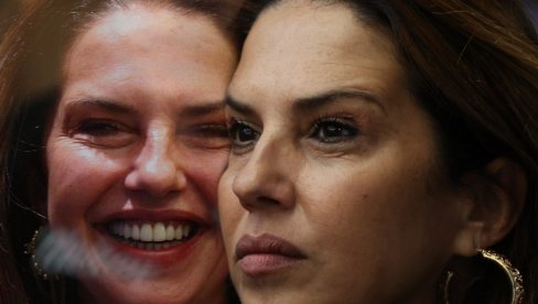 БЕЗ ОПЕРАЦИЈЕ: Како се Наташа Нинковић решила подочњака БЕЗ ОПЕРАЦИЈЕ: Како се Наташа Нинковић решила подочњака