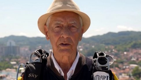 LETEĆI IBRAHIM: Najstariji padobranac (89) u Evropi, koji dolazi iz Tuzle, nema težih povreda nakon pada LETEĆI IBRAHIM: Najstariji padobranac (89) u Evropi, koji dolazi iz Tuzle, nema težih povreda nakon pada