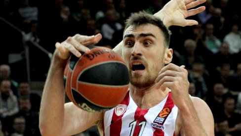 NOGE SU MI BILE ODSEČENE Nikola Milutinov nakon trijumfa Olimpijakosa na gostovanju Panatinaikosu