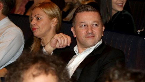 КРАТКА РОМАНСА: Предојевић сломио срце нашој познатој глумици Срђан је избегавао и игнорисао (ФОТО) КРАТКА РОМАНСА: Предојевић сломио срце нашој познатој глумици Срђан је избегавао и игнорисао (ФОТО)