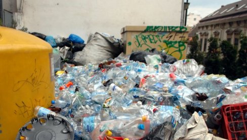 SVAKOG DANA NAS TRUJE, A KOLIKO JE OPASAN: Drastično smanjen  maksimalni unos bisfenola A, koji se koristi u pravljenju plastike