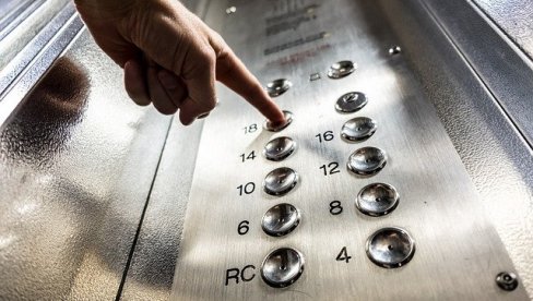 SA BEBOM SE ZAGLAVILI U LIFTU, A ONDA U SPAS STIGLI PRAVI HEROJI: Jedna divna ekipa