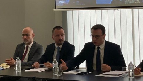 U ČETVRTAK U BRISELU NASTAVAK RAZGOVORA O DINARU Lajčak: Nadam se da će razlike biti prevaziđene U ČETVRTAK U BRISELU NASTAVAK RAZGOVORA O DINARU Lajčak: Nadam se da će razlike biti prevaziđene