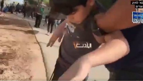 NA SNIMKU SE VIDI MOJ BRAT, TERORISTA GA HVATA: Ispovest devojke kojoj je Hamas oteo celu porodicu (FOTO/VIDEO)