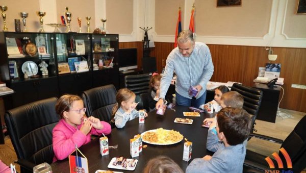 ДРУЖЕЊЕ СА НАЈМЛАЂИМА: Председник општине Сечањ угостио прваке (ФОТО)