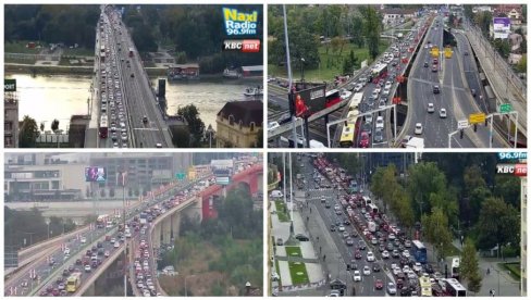 POTPUNI KOLAPS SAOBRAĆAJA U BEOGRADU: Najveći deo zastoja mahom u centru, vozila mile (FOTO) POTPUNI KOLAPS SAOBRAĆAJA U BEOGRADU: Najveći deo zastoja mahom u centru, vozila mile (FOTO)