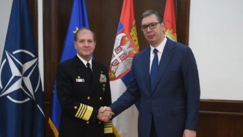 ОЧЕКУЈЕМО ДА КФОР ДЕЛУЈЕ У ЦИЉУ СПРЕЧАВАЊА НАРУШАВАЊА БЕЗБЕДНОСТИ Огласио се председник Вучић након разговора са Манчом (ФОТО) ОЧЕКУЈЕМО ДА КФОР ДЕЛУЈЕ У ЦИЉУ СПРЕЧАВАЊА НАРУШАВАЊА БЕЗБЕДНОСТИ Огласио се председник Вучић након разговора са Манчом (ФОТО)