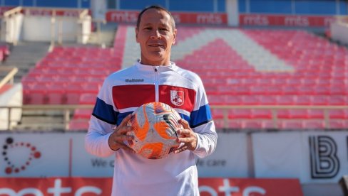NESVAKIDAŠNJI ODLAZAK ŠEFA STRUČNOG ŠTABA: Radnički iz Niša doveo čak 23. trenera za osam godina! NESVAKIDAŠNJI ODLAZAK ŠEFA STRUČNOG ŠTABA: Radnički iz Niša doveo čak 23. trenera za osam godina!