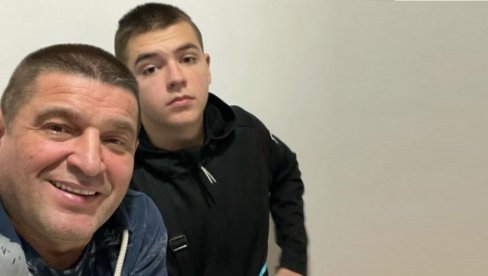 RADOST U DOMU BAJE MALOG KNINDŽE: Pevač i njegov prvi sin danas slave RADOST U DOMU BAJE MALOG KNINDŽE: Pevač i njegov prvi sin danas slave