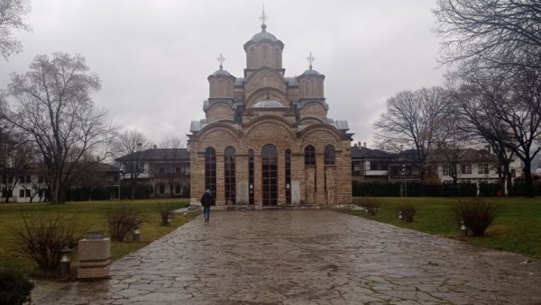 МАНАСТИР ГРАЧАНИЦА НА РАЗГЛЕДНИЦАМА И ФОТОГРАФИЈАМА: Промоција фотомонографије у Дому културе Грачаница