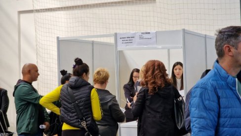 JOŠ JEDAN SAJAM ZAPOŠLJAVANJA: U ponudi 600 radnih mesta kod 36 poslodavaca JOŠ JEDAN SAJAM ZAPOŠLJAVANJA: U ponudi 600 radnih mesta kod 36 poslodavaca