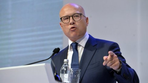 VUČEVIĆ O PRLJAVOJ KAMPANJI ĐILASA I ŠOLAKA: Još puno puta će nas uveriti u to da dno zapravo ne postoji VUČEVIĆ O PRLJAVOJ KAMPANJI ĐILASA I ŠOLAKA: Još puno puta će nas uveriti u to da dno zapravo ne postoji