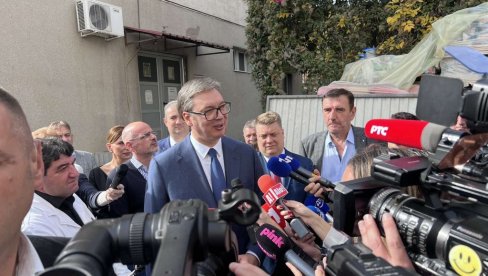 OTKRIVA 65 POSTO PROMENA VIŠE Vučić: Leskovačka bolnica dobila mamograf najnovije generacije OTKRIVA 65 POSTO PROMENA VIŠE Vučić: Leskovačka bolnica dobila mamograf najnovije generacije