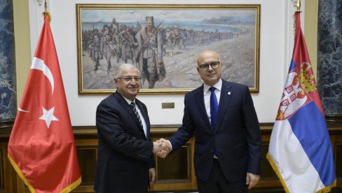 SASTANAK MINISTARA ODBRANE SRBIJE I TURSKE: Dominantna tema Kosovo i Metohija i vojnoekonomska saradnja (FOTO) SASTANAK MINISTARA ODBRANE SRBIJE I TURSKE: Dominantna tema Kosovo i Metohija i vojnoekonomska saradnja (FOTO)