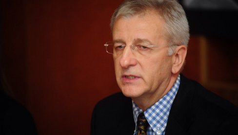 ТРИ ДЕЦЕНИЈЕ ЈЕ КРИЈЕ ОД ЈАВНОСТИ: Ово је жена Бранимира Брстине (ФОТО) ТРИ ДЕЦЕНИЈЕ ЈЕ КРИЈЕ ОД ЈАВНОСТИ: Ово је жена Бранимира Брстине (ФОТО)