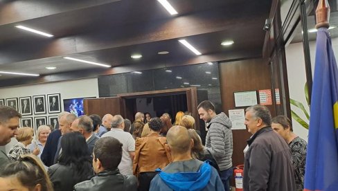 BORINI POZORIŠNI DANI: Večeras na repertoaru predstava teatra iz Zagreba BORINI POZORIŠNI DANI: Večeras na repertoaru predstava teatra iz Zagreba