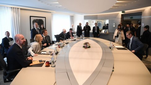 VUČIĆ U BRISELU: Završen prvi sastanak predsednika sa evropskim zvaničnicima - čeka se nastavak, oglasio se Borelj (FOTO) VUČIĆ U BRISELU: Završen prvi sastanak predsednika sa evropskim zvaničnicima - čeka se nastavak, oglasio se Borelj (FOTO)