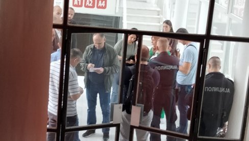 ОГЛАСИО СЕ ФТН О НЕСРЕЋИ У НОВОМ САДУ: Ево шта су рекли о девојци која је пала са четири метра висине ОГЛАСИО СЕ ФТН О НЕСРЕЋИ У НОВОМ САДУ: Ево шта су рекли о девојци која је пала са четири метра висине