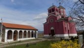 ČUDOTVORNA CRKVA NA KRAJU SELA: Hram u Kumarevu duže od dva veka stecište je naroda iz cele Srbije (FOTO)