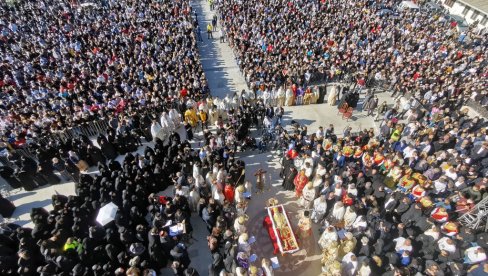 ГРЕЈЕ ПЛАМ ПРАВОСЛАВЉА УПАЉЕН НА ЛИТИЈАМА: Навршава се три године од упокојења високопоштованог Митрополита Амфилохија ГРЕЈЕ ПЛАМ ПРАВОСЛАВЉА УПАЉЕН НА ЛИТИЈАМА: Навршава се три године од упокојења високопоштованог Митрополита Амфилохија