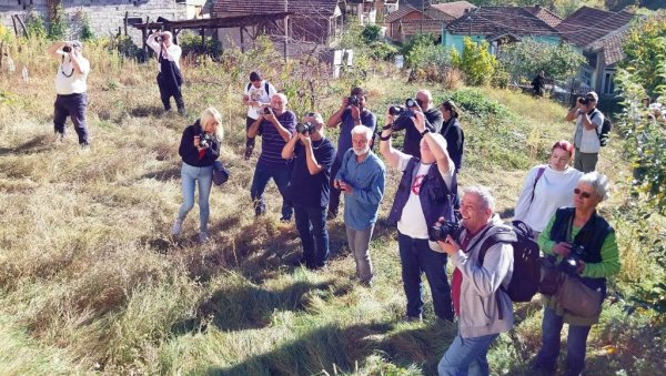 ФОТОСАФАРИ 13. ПУТ У ЗАБРЕГИ: Модели „витезови“ и девојке у народним ношњама (ФОТО)