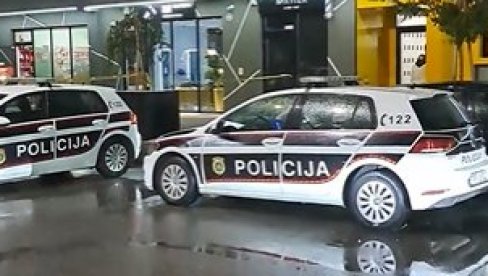 IMA POVREĐENIH U STRAVIČNOJ NESREĆI: Policija na licu mest