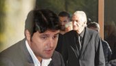 БОДИРОГА У СУЗАМА НА САХРАНИ КОДИЋА: Покојни младић радио је у његовом ресторану БОДИРОГА У СУЗАМА НА САХРАНИ КОДИЋА: Покојни младић радио је у његовом ресторану