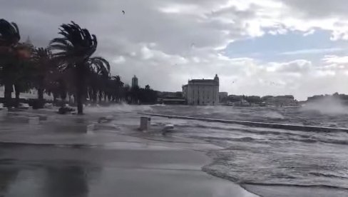 NEČUVENO DA TRAJE MESEC DANA, POPLAVE ĆE BITI SVE GORE: Stručnjaci o stravičnim vremenskim nepogodama u sred jeseni