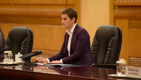 БРНАБИЋЕВА О НАСТАВКУ ПРЉАВЕ КАМПАЊЕ: Стигла је наредба - из свих оружја по породици Вучић БРНАБИЋЕВА О НАСТАВКУ ПРЉАВЕ КАМПАЊЕ: Стигла је наредба - из свих оружја по породици Вучић