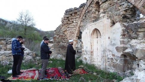 НЕМОГУЋА РЕКОНСТРУКЦИЈА ЏАМИЈЕ У БИЈЕЛОМ ПОЉУ: За дозволу заобишли хијерархију