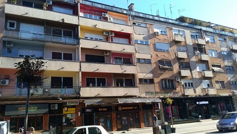 ПРЕМИНУЛА ДЕВОЈКА КОЈА ЈЕ СКОЧИЛА СА ЧЕТВРТОГ СПРАТА: Трагедија у Пожаревцу ПРЕМИНУЛА ДЕВОЈКА КОЈА ЈЕ СКОЧИЛА СА ЧЕТВРТОГ СПРАТА: Трагедија у Пожаревцу