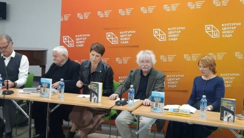 PUT KROZ VREME I PROSTOR: U Novom Sadu snimaju film o austrijskom književniku Karlu-Markusu Gausu PUT KROZ VREME I PROSTOR: U Novom Sadu snimaju film o austrijskom književniku Karlu-Markusu Gausu
